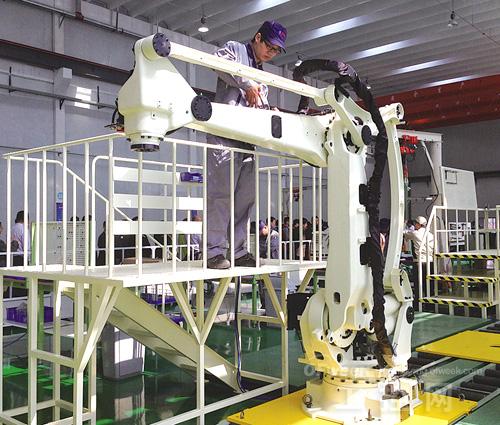 青岛加速互联网与制造业融合，打造50个智能工厂提升供应链管理效能