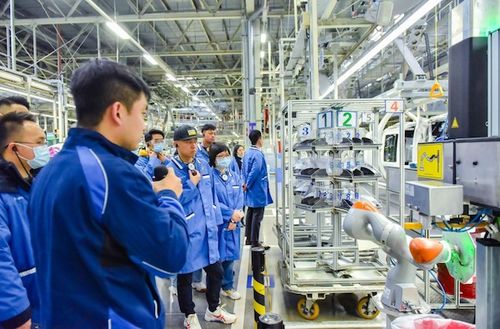 走进BMW 亲身感受其产品与服务的卓越体验，揭示真正的供应链管理服务